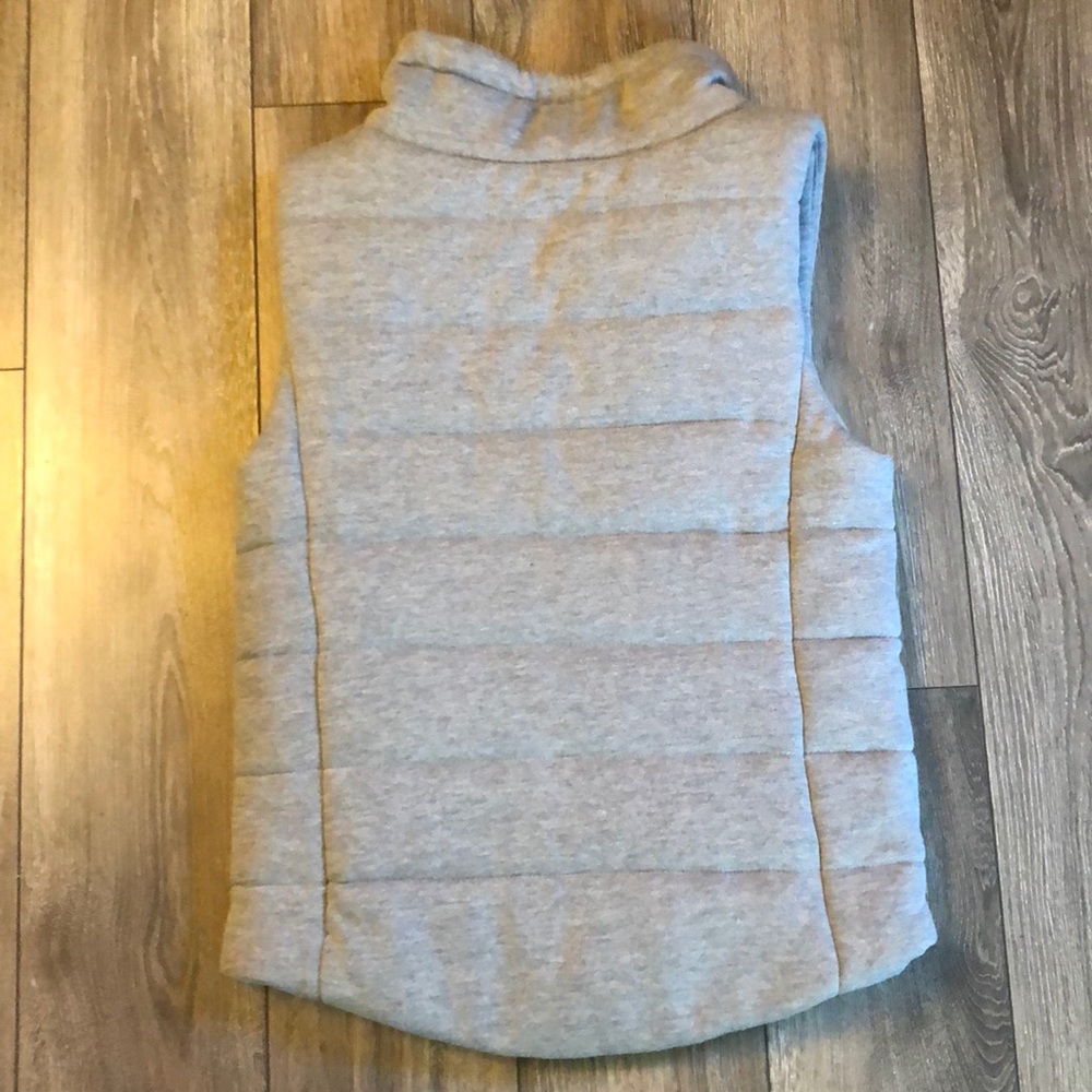 Women’s Size Small Puffer Vest - Picture 3 of 7